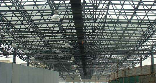 巢湖听网架公司的名目师阐述其网架的季节个性